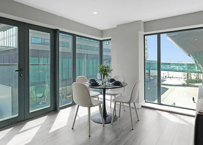 Luxury Dockside Apartment
