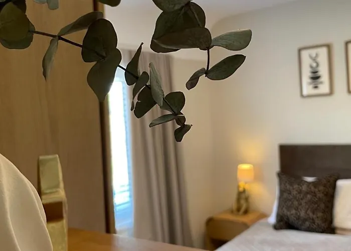 The Dooley 3-Beds Sleeps 6 Pet Friendly