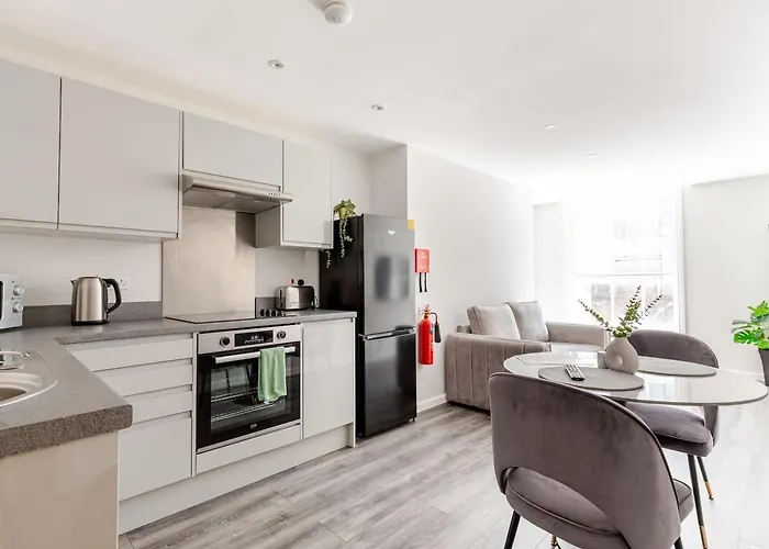 Urban Oasis By Lvp Apartments - 1-Bed City Escape With Sofa Bed - Perfect For Business & Leisure