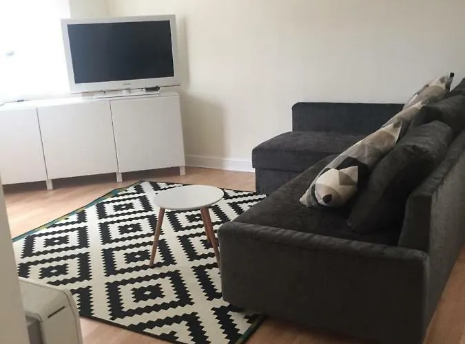 Riverside Views 2 Bedroom Liverpool Apartment