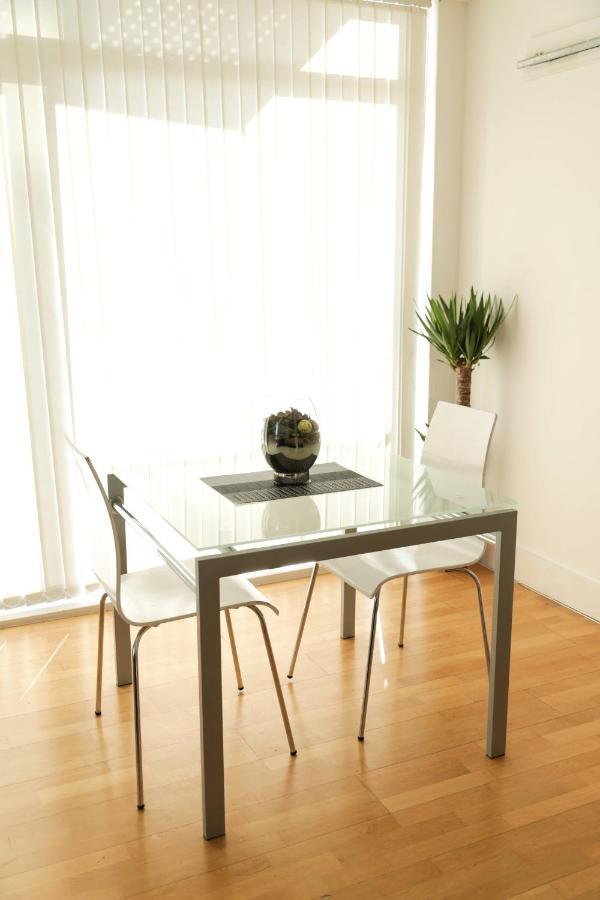 Apartment Serviced In Centre - Free Parking - Balcony - By Happy Days Liverpool