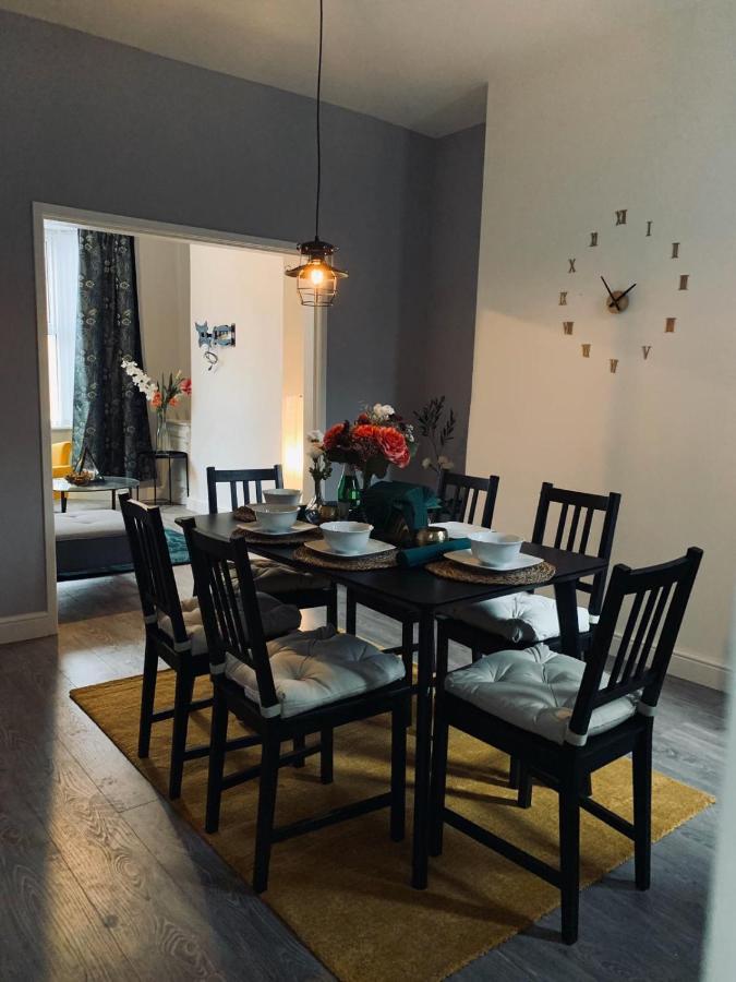 Stylish, Spacious & Luxurious - Parking Holiday home Liverpool