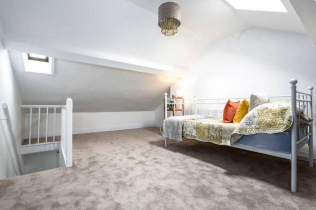 Hywel's Place