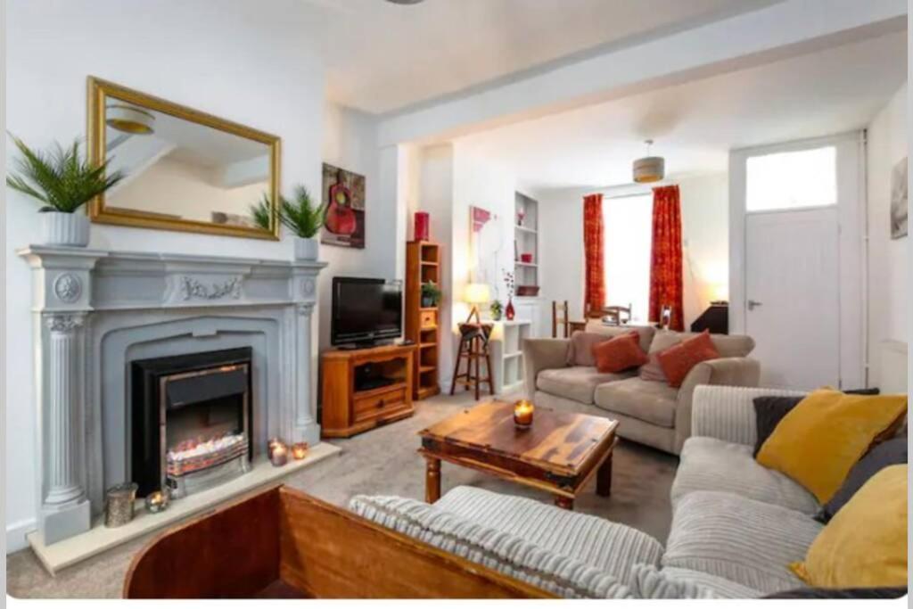 Hywel's Place Liverpool