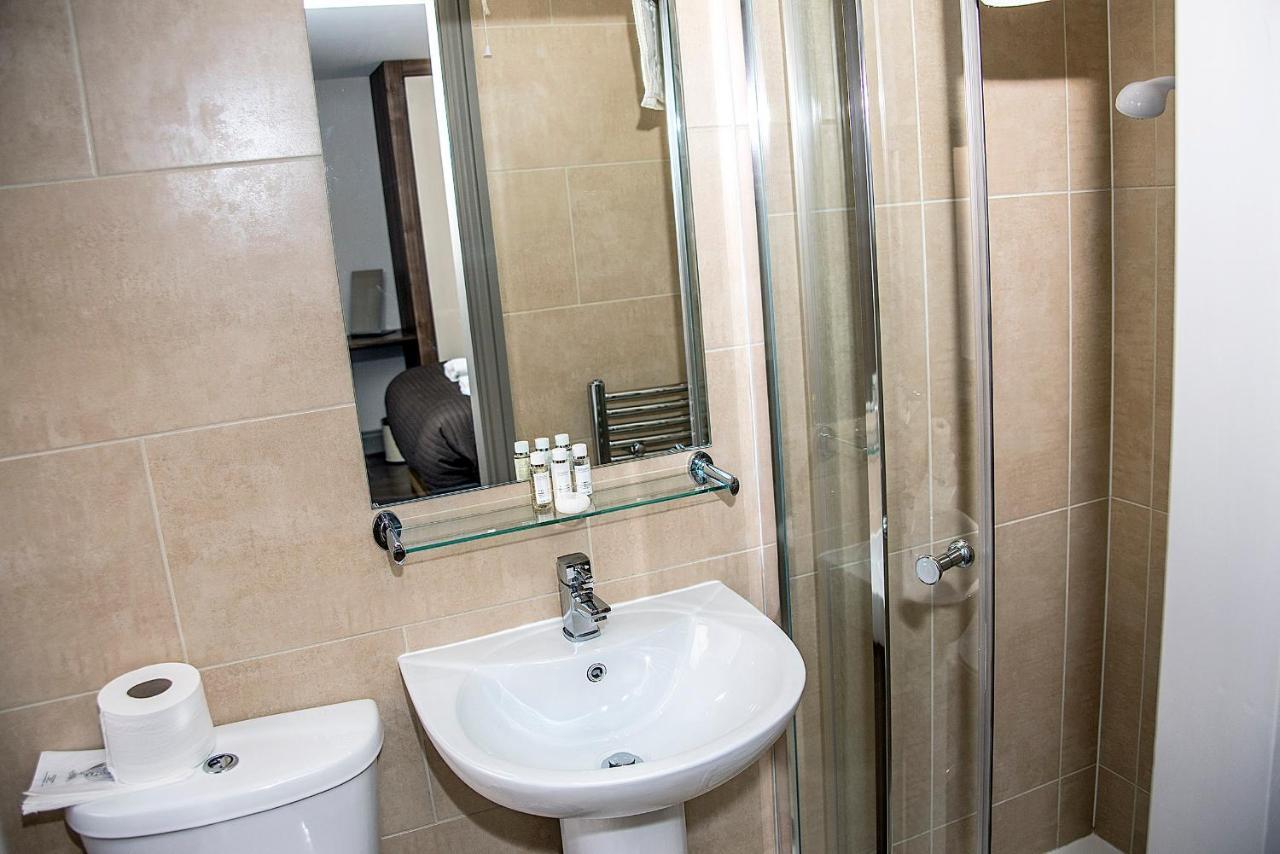 Base Serviced - Sir Thomas Street *