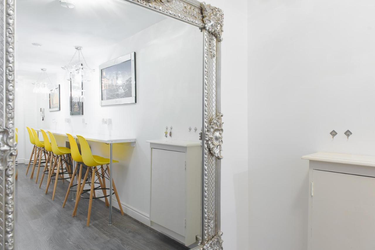 Mollet House *