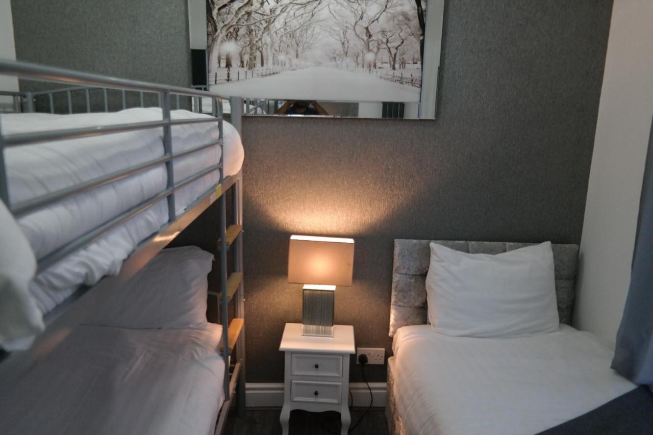 Mollet House *