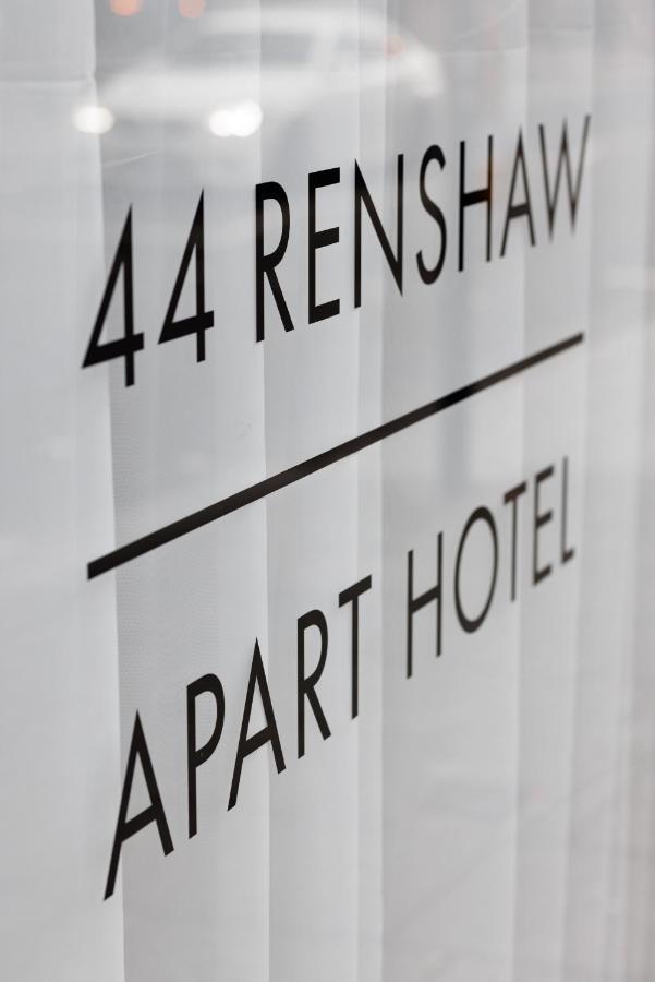 44 Renshaw *