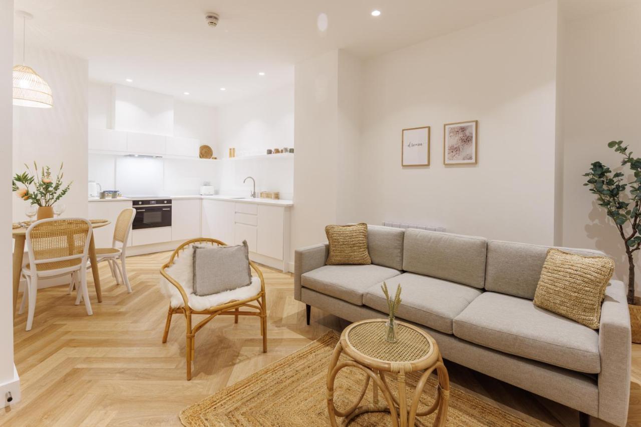 44 Renshaw Apartment