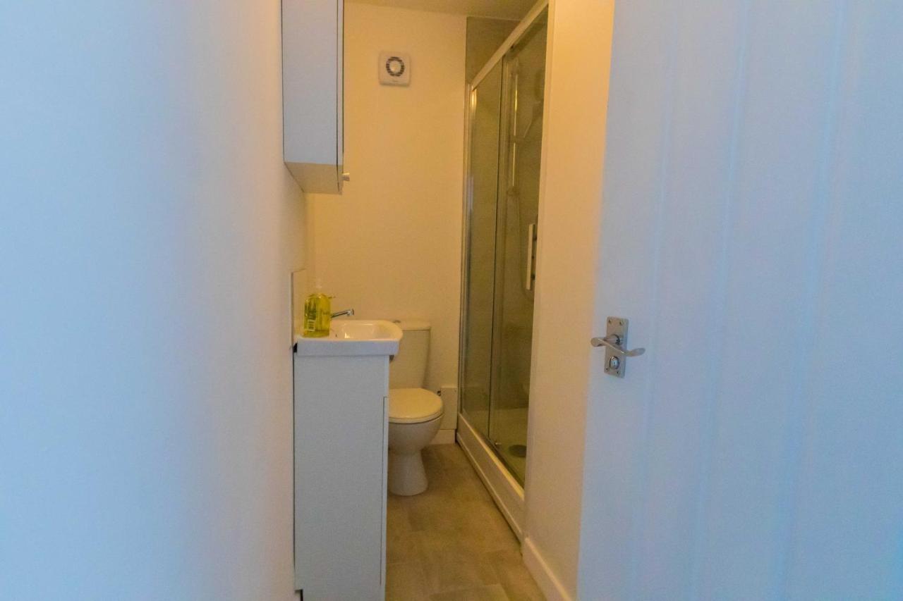 Rufford Road Residence, Entire House With Free Wifi And Free Parking On The Street