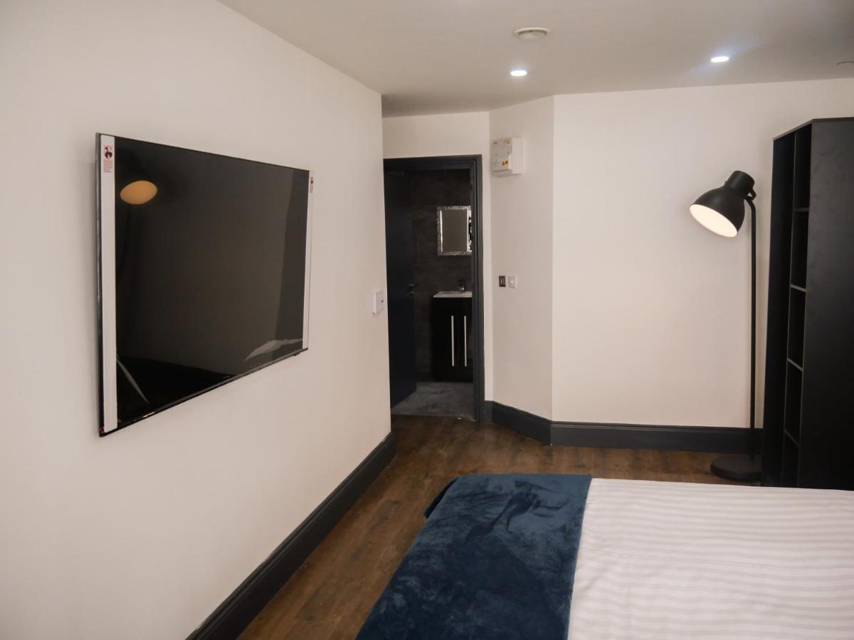 New Oxford House By Happy Days * Liverpool
