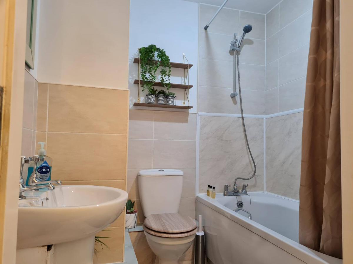 Sidemerseylivingscouk - Two-bedroom Ground-floor Self Check-in *