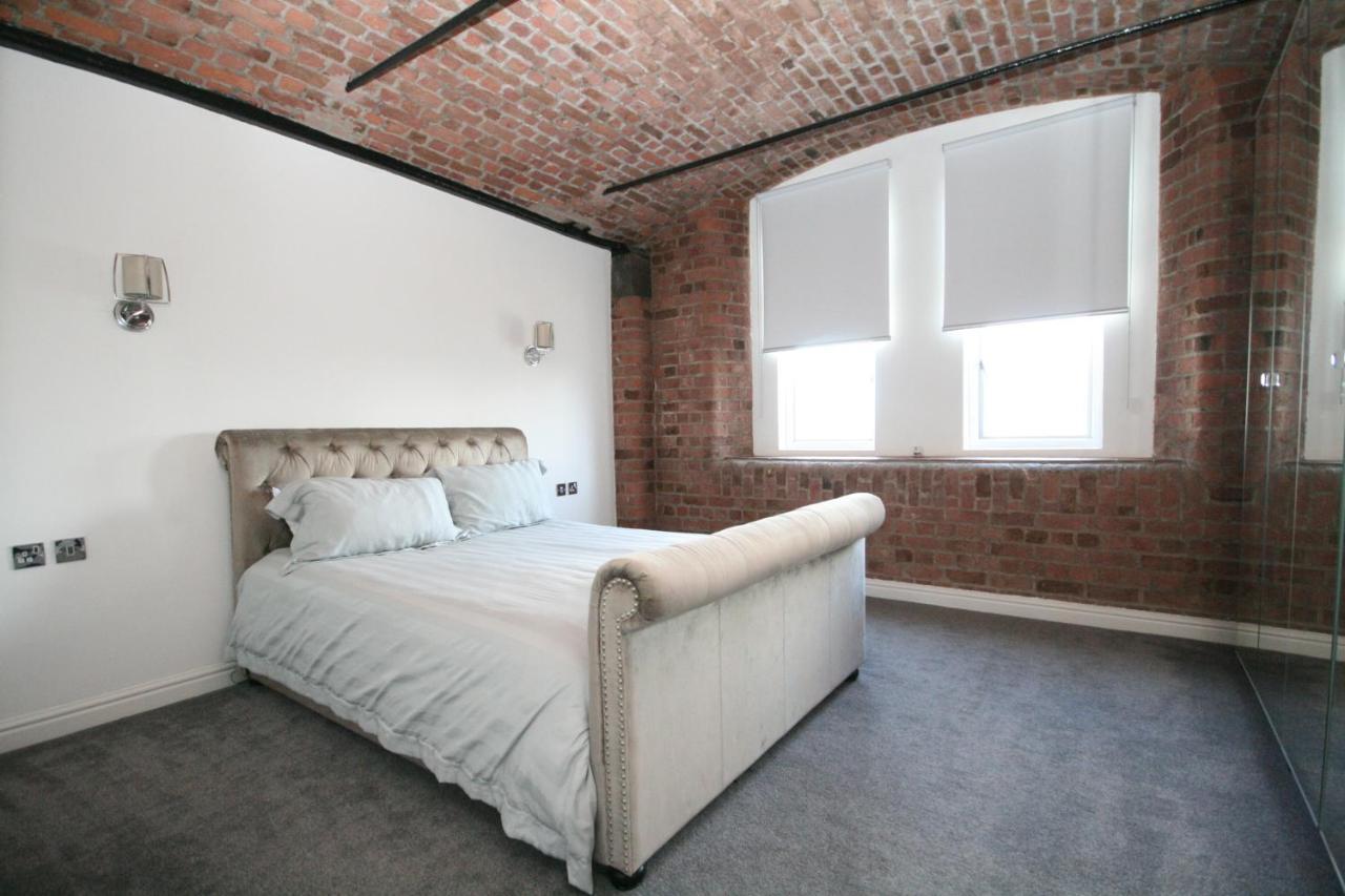Waterloo Warehouse Apartment *