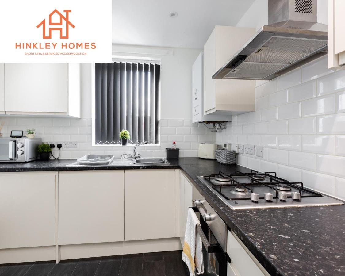 5 Beds - Free Gated Parking - Centre - By Hinkley Homes Short Lets & Serviced Liverpool