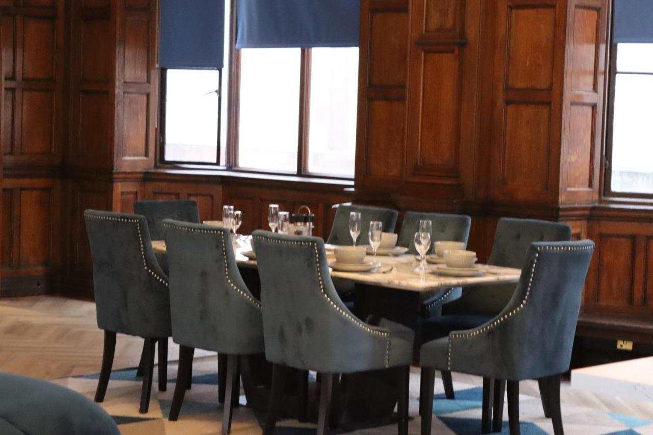 16 Queen Avenue Collection By Happy Days Liverpool