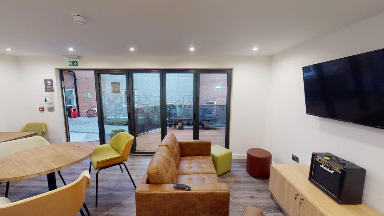 Iq Great Newton House In Apartment