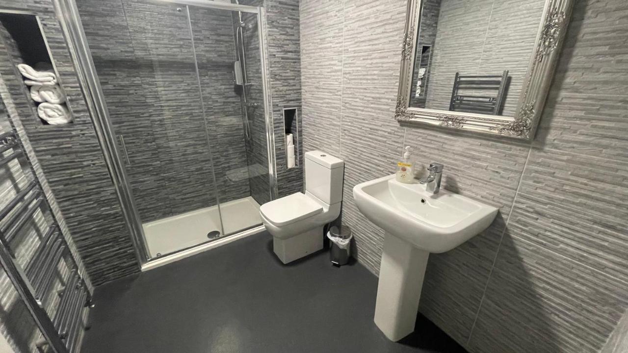 Hosted By Ryan - 1 Bedroom Liverpool