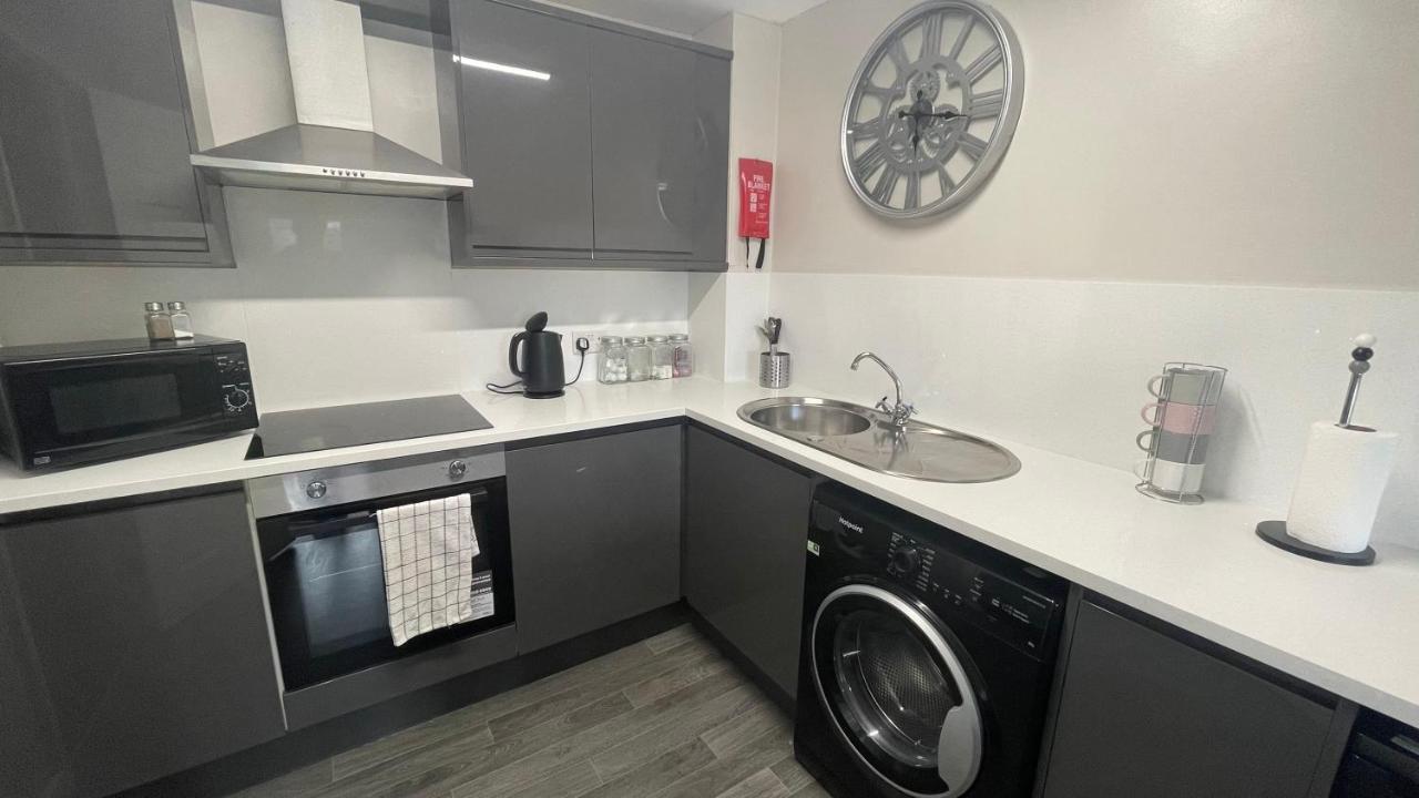 Hosted By Ryan - 1 Bedroom * Liverpool