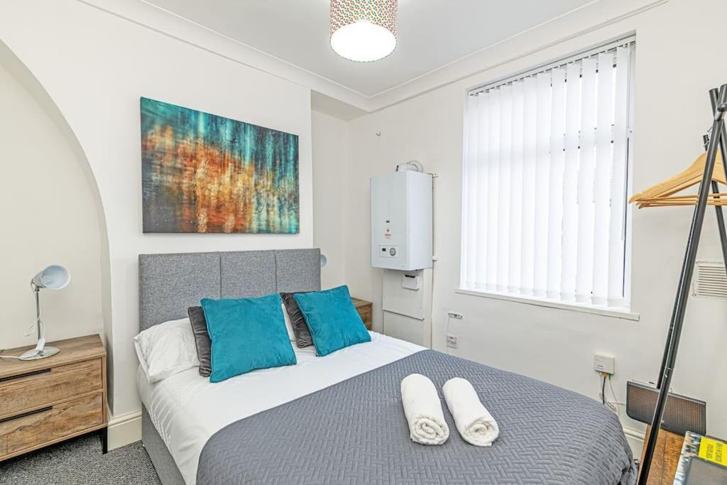 Serviced 2 Bedroom House Liverpool