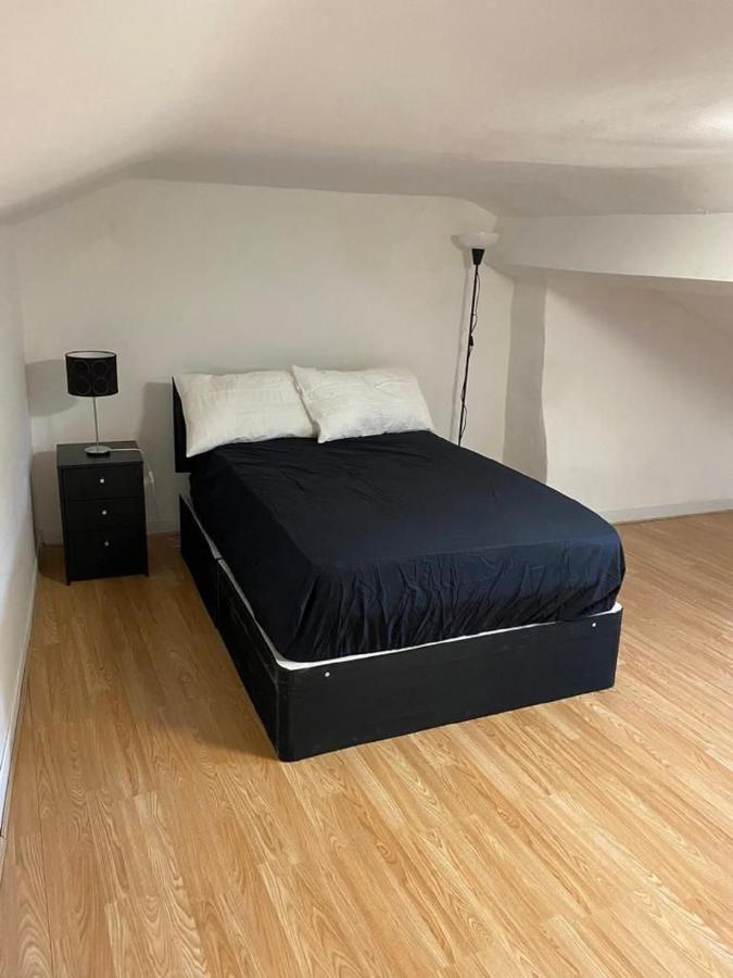 Apartment Stays - Doublebed In Centre