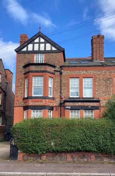 Apartment The Anfield Venue- 3 Bedrooms *
