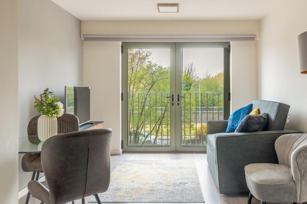 Executive Modern One Bedroom Close To Lime Street Train Station And Centre Apartment