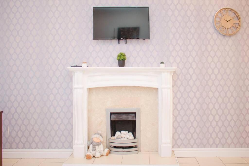 Hearty 2-br House Close To City Centre Holiday home *
