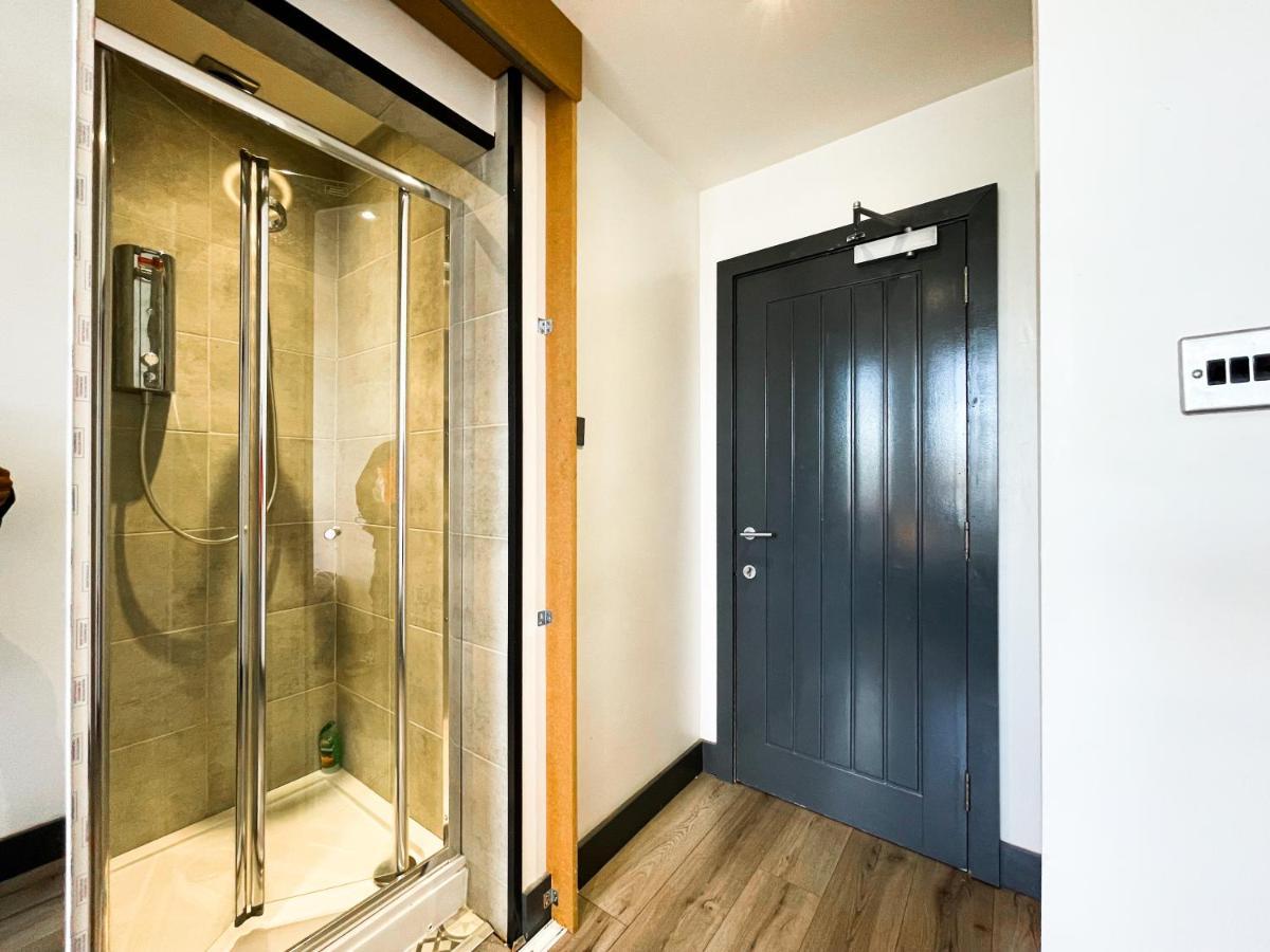 Modern Downtown Sanctuary *