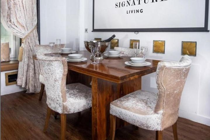 Signature Living Bold Street