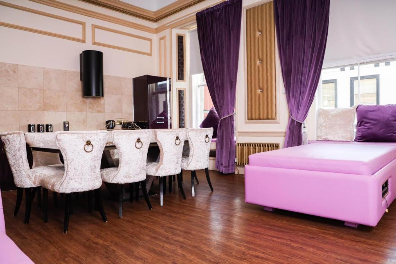 Signature Living Bold Street *