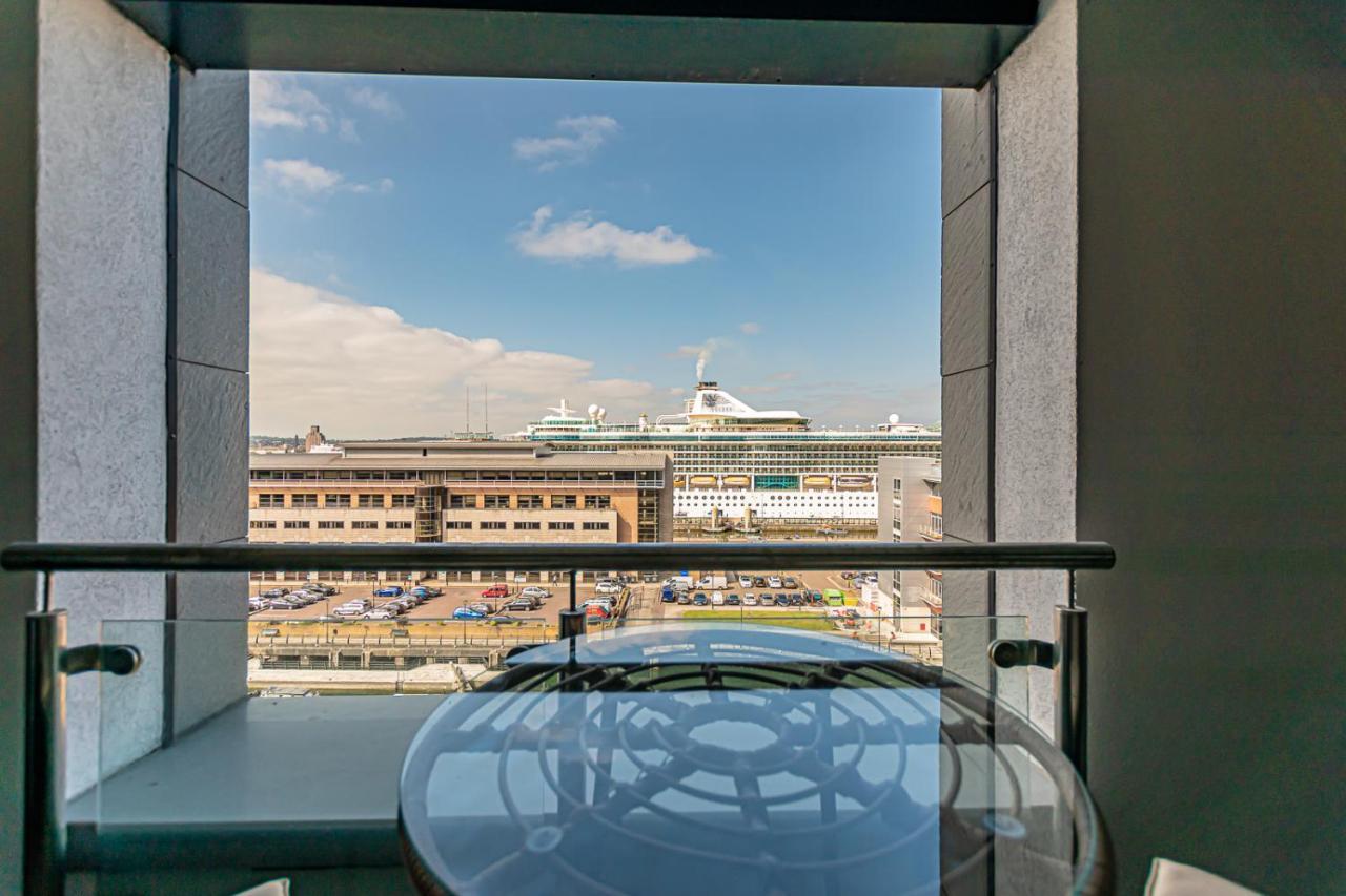 Host - Malmaison *