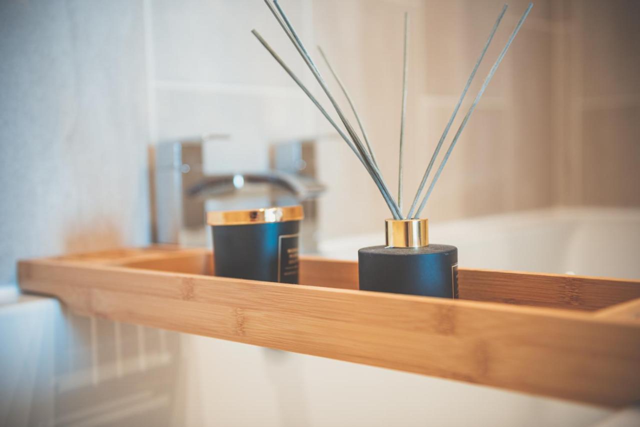 Apartment Host - Malmaison *