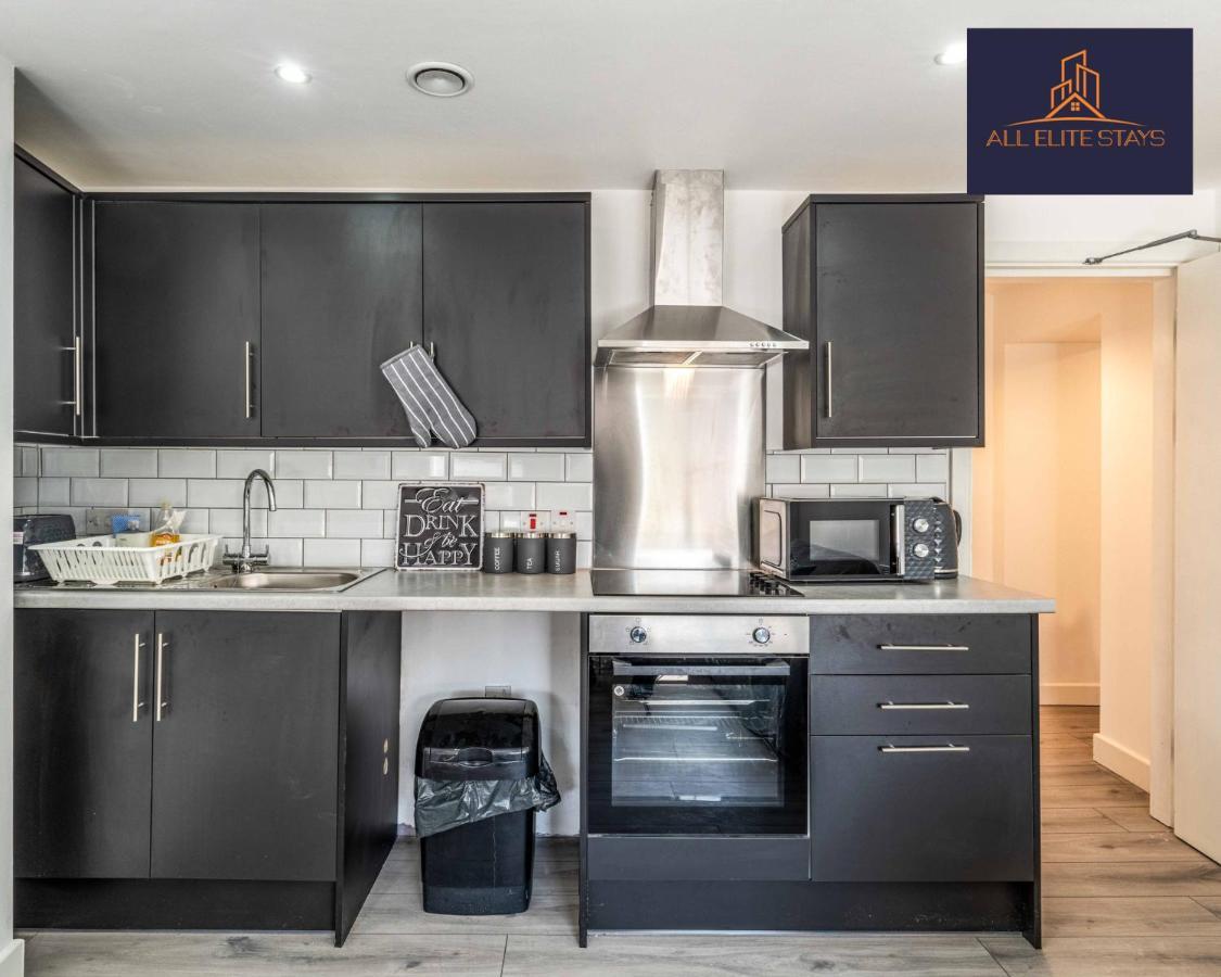 Apartment Swan House: With Free Parking