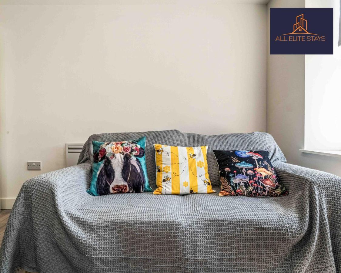 Swan House: With Free Parking Liverpool