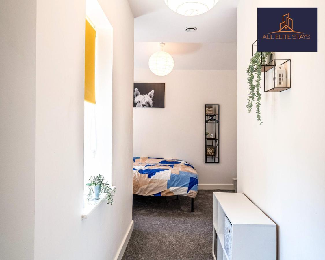 Swan House: Stylish Centre With Free Parking Apartment