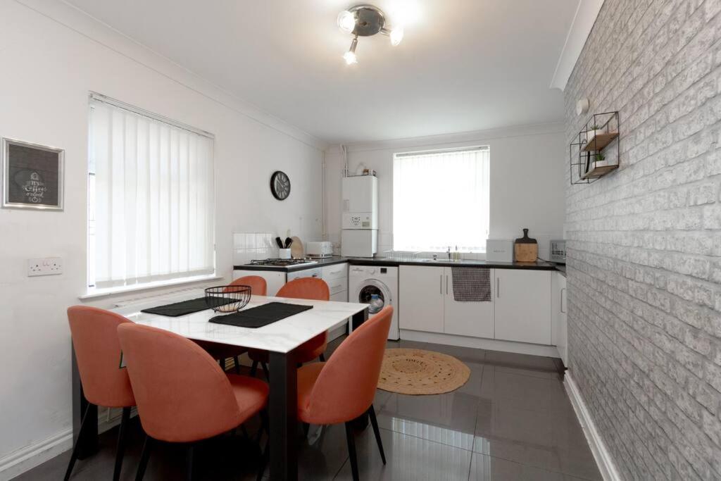 Getaway - Modern Private Apartment *
