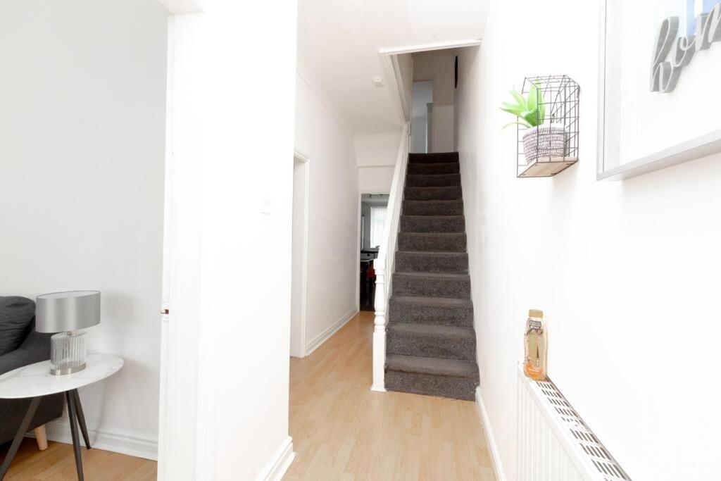 Apartment Getaway - Modern Private *