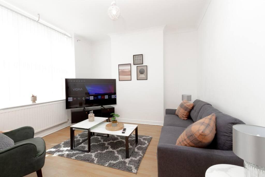 Getaway - Modern Private Apartment *