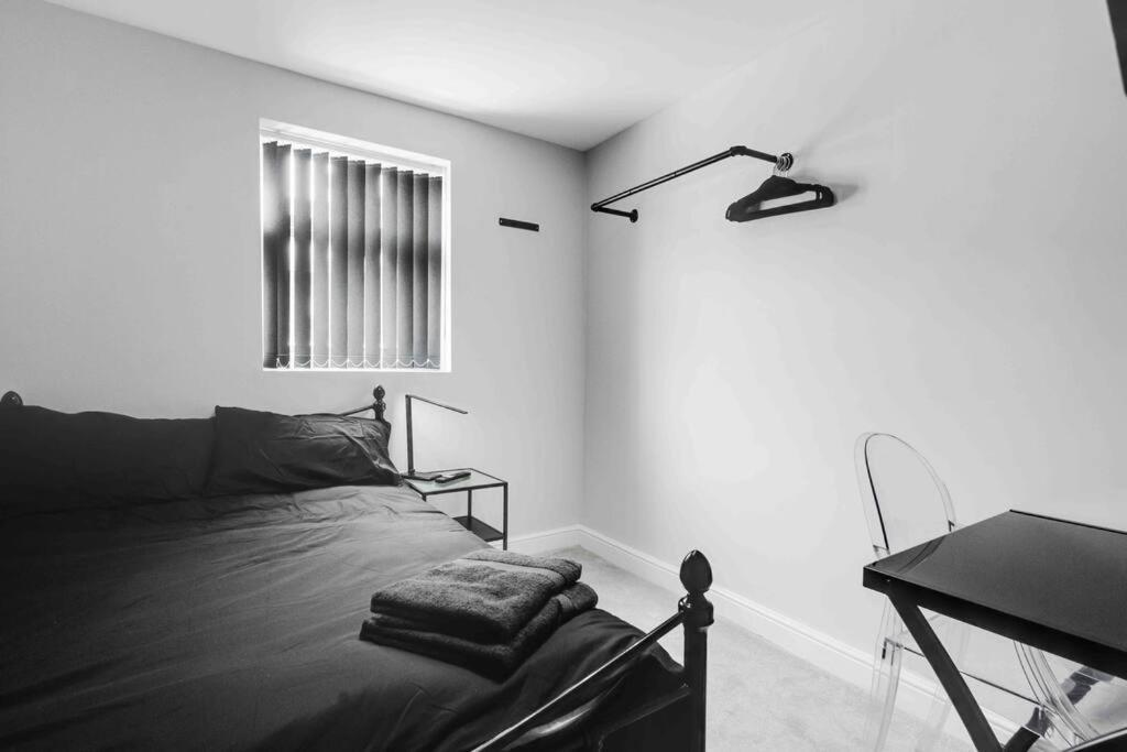 Villa 4 Bedroom Stylish Location Liverpool