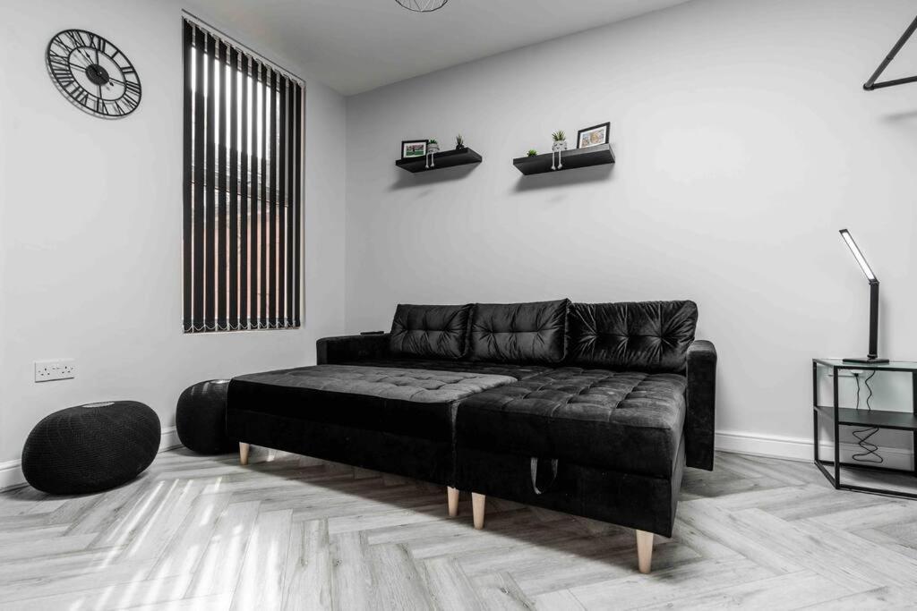 Villa 4 Bedroom Stylish Location Liverpool