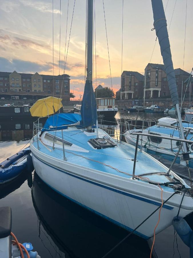 Boats Sleeping 4 In Marina Liverpool