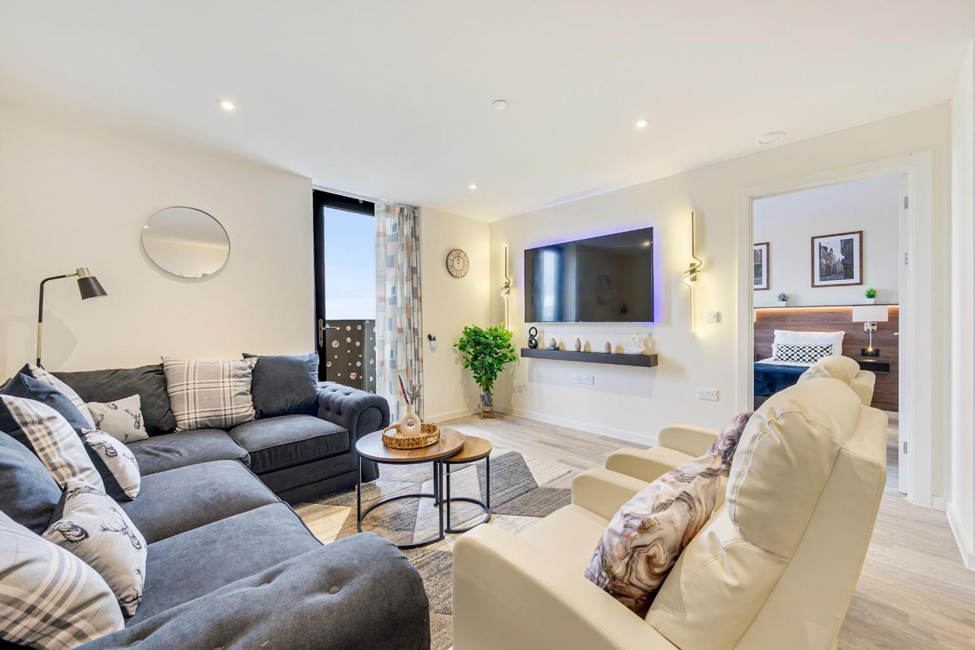 Stunning 2 Bed Apartment U6 - Sleeps 8 * Liverpool
