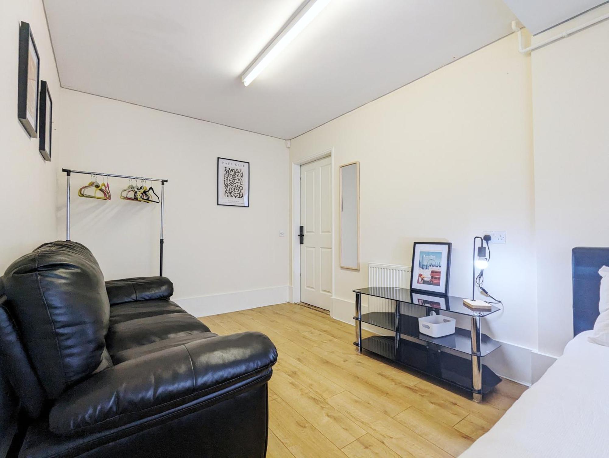Guest Near Centre & Dock Free Parking Holiday home Liverpool
