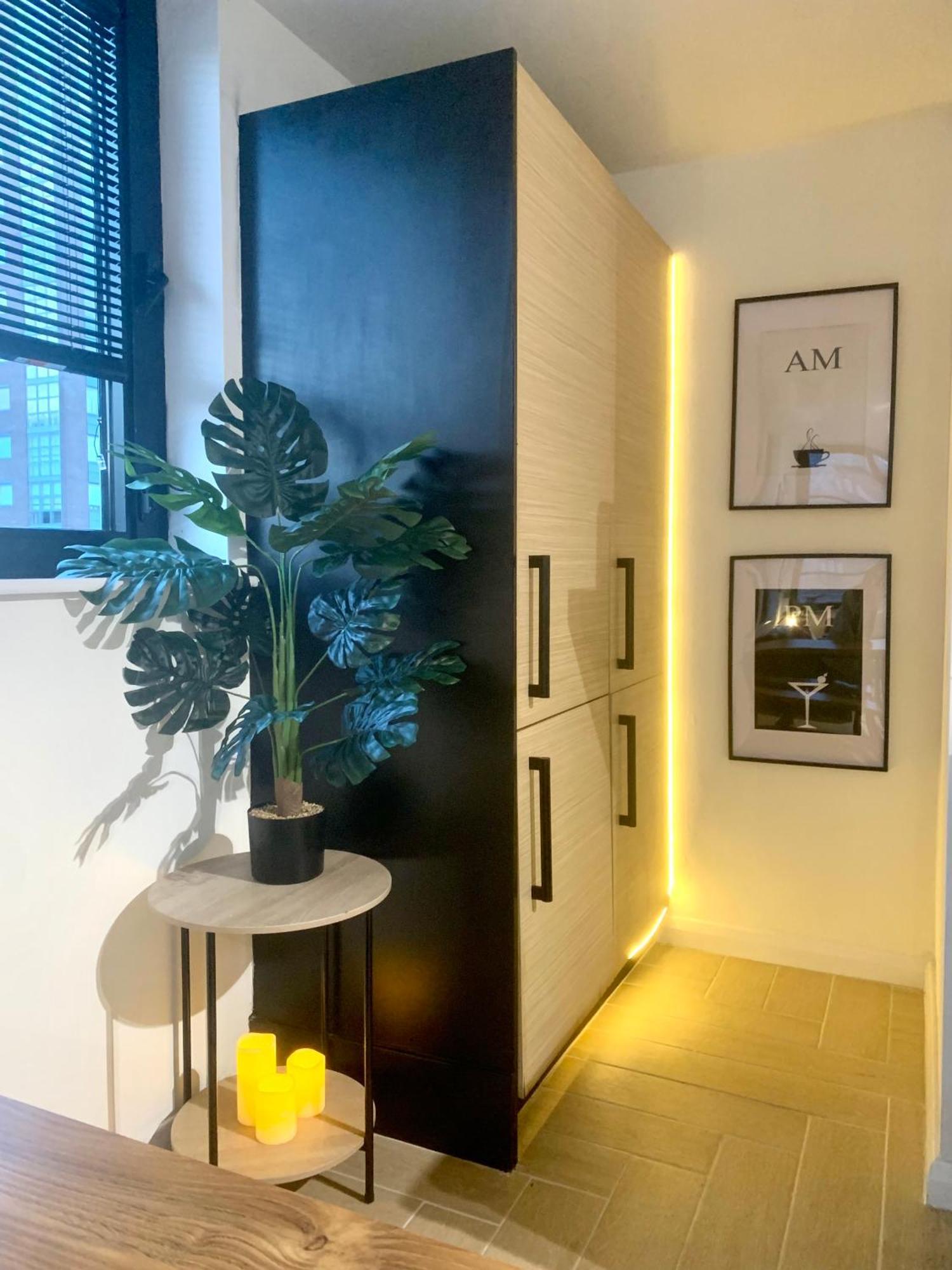 Award Winning Large Stylish 3 Bedroom Centre Free Secure Parking * Liverpool