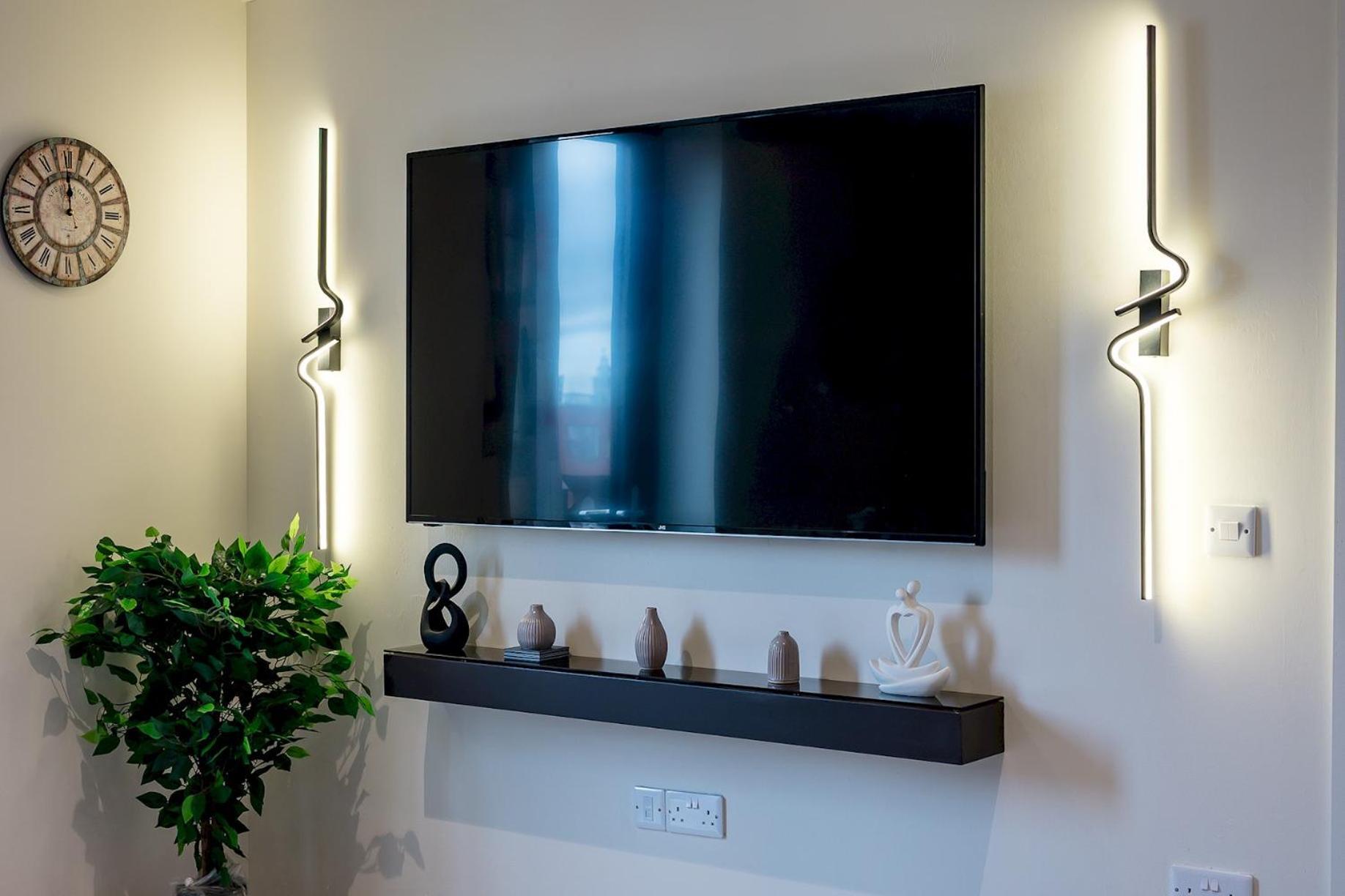 Stunning 2 Bed U6 - Sleeps 8 Apartment Liverpool