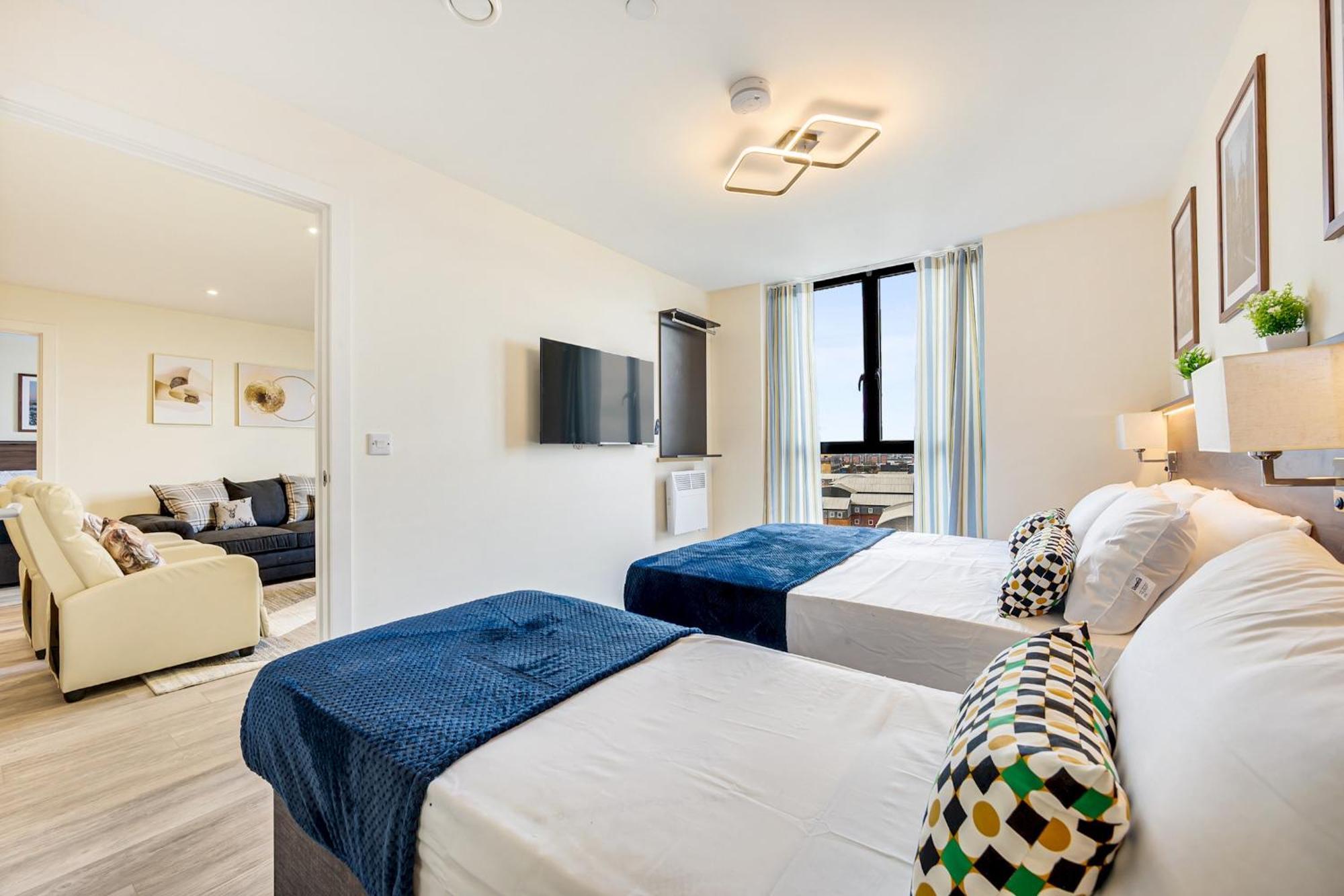 Apartment Stunning 2 Bed U6 - Sleeps 8 *