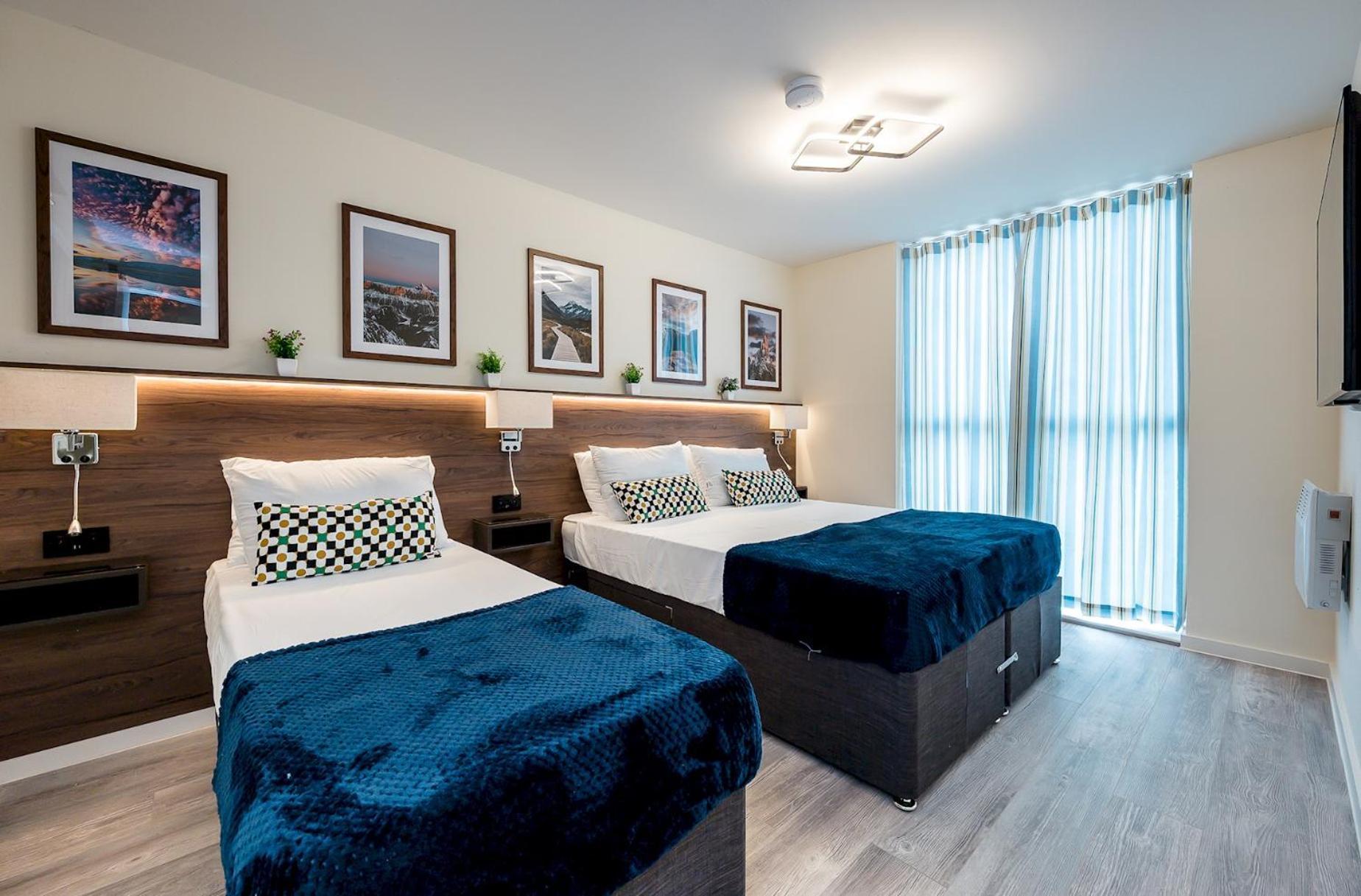 Stunning 2 Bed U6 - Sleeps 8 Apartment *