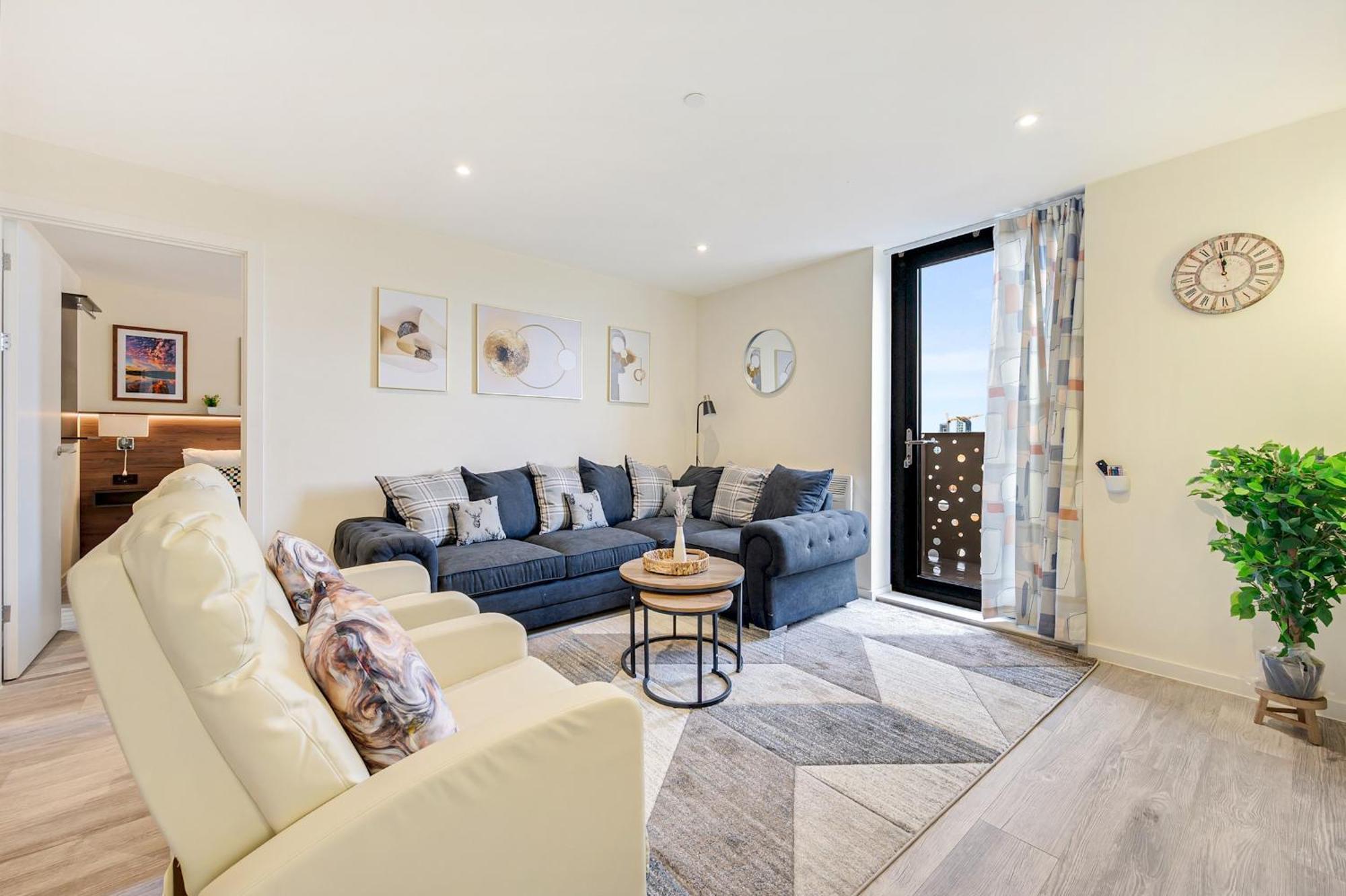 Stunning 2 Bed Apartment U6 - Sleeps 8 Apartment