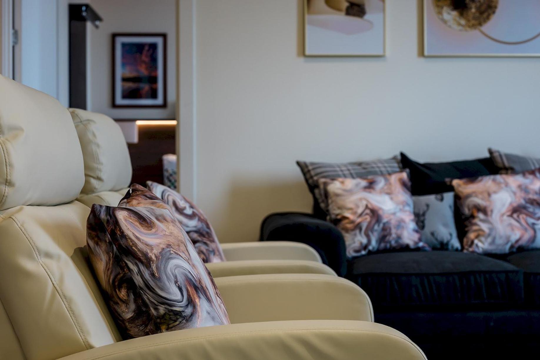 Stunning 2 Bed Apartment U6 - Sleeps 8 Apartment Liverpool