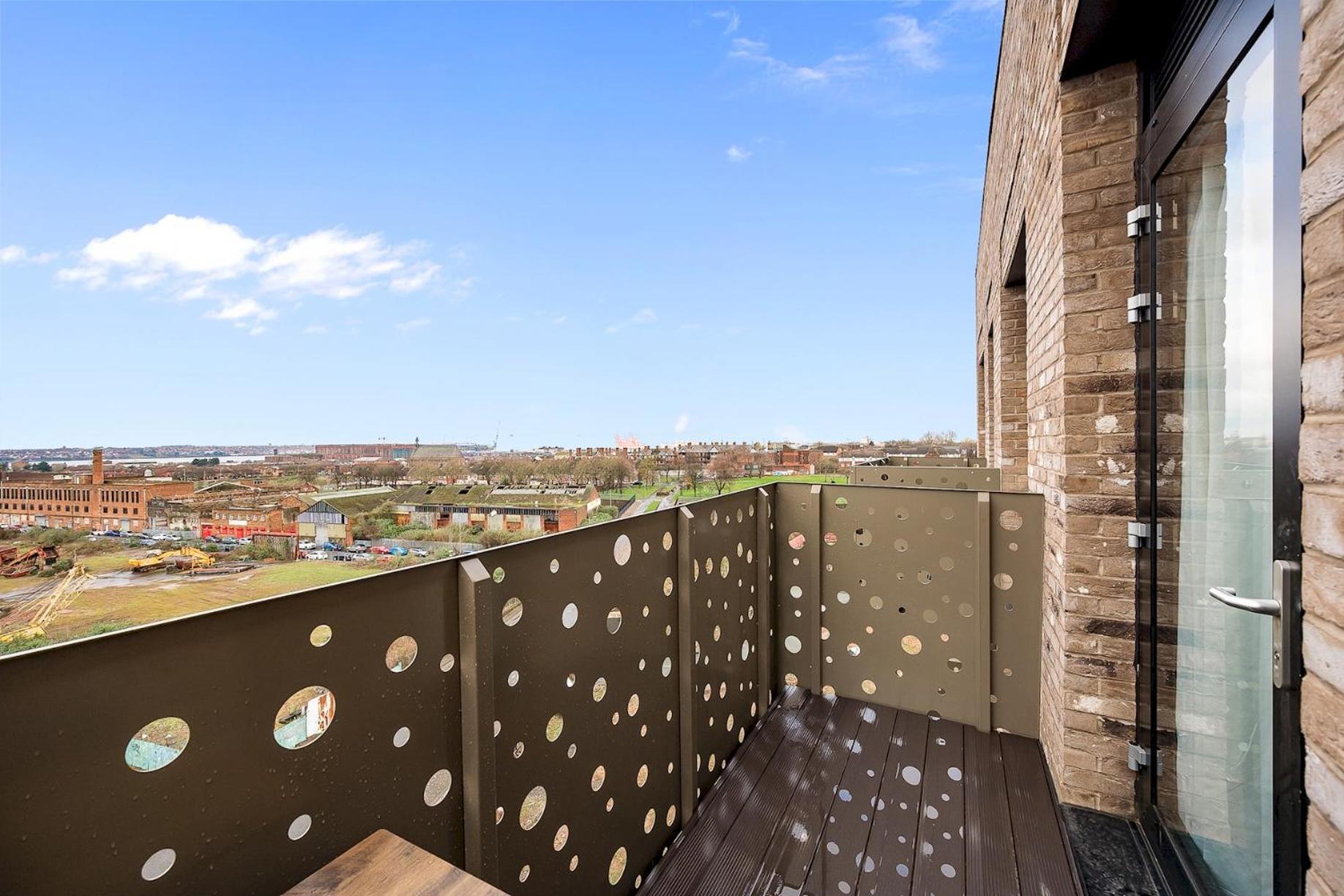 Stunning 2 Bed U6 - Sleeps 8 Apartment Liverpool